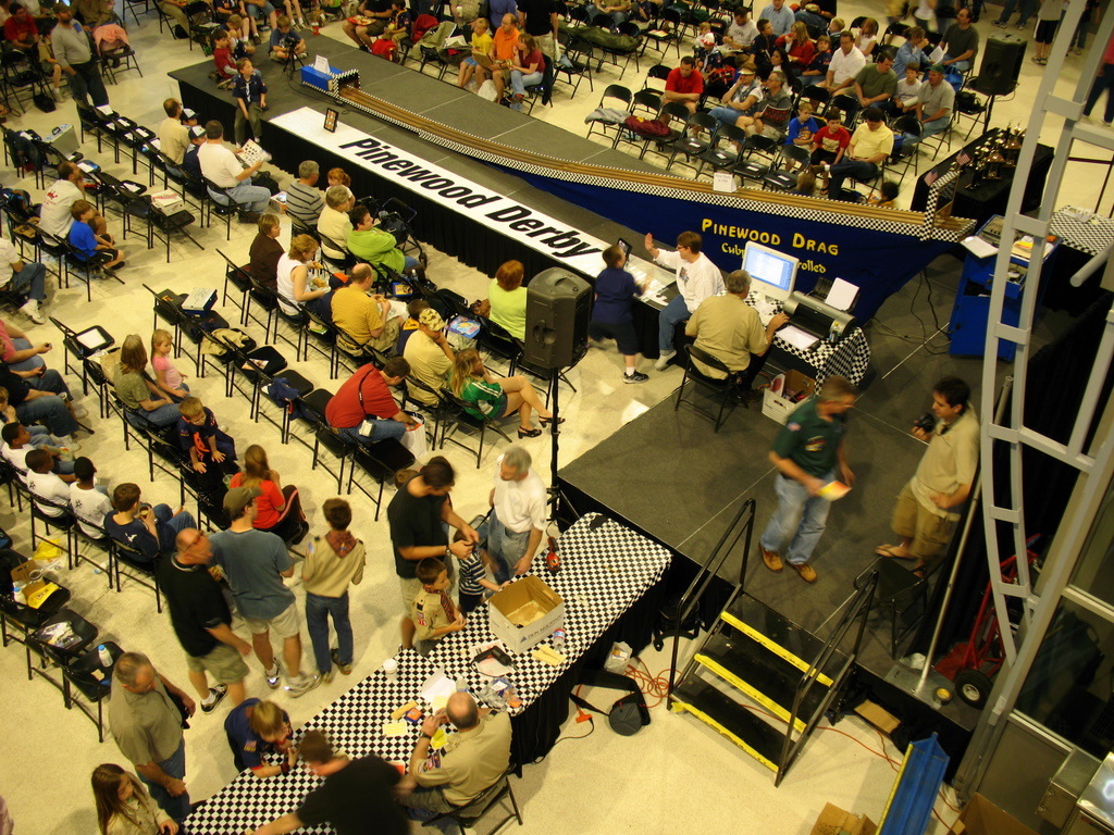 2008 minnesota state pinewood derby race at the mall of america