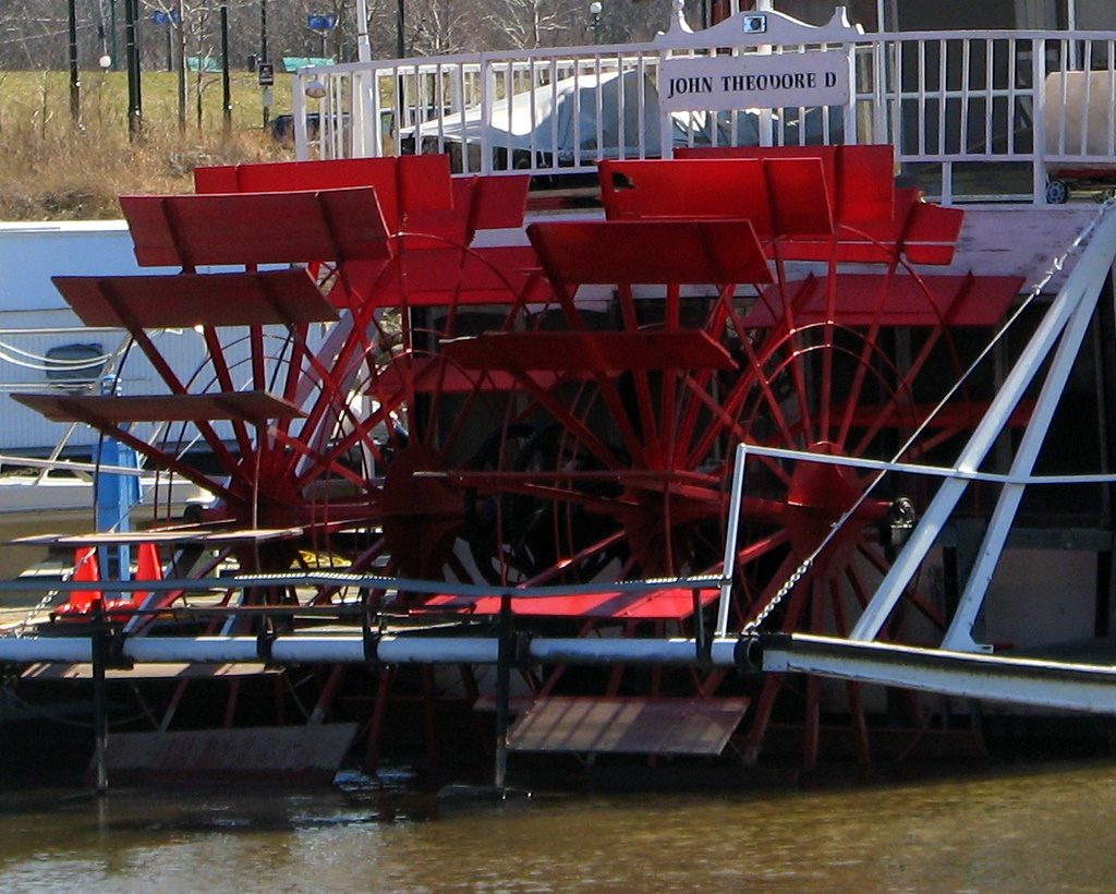 paddle wheel on the back of a ship on the Mississippi River